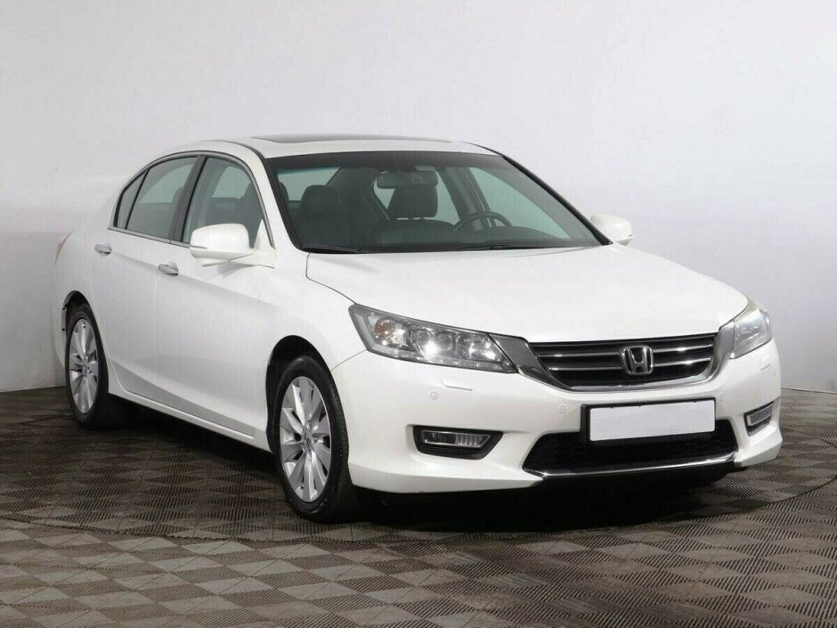 2013 Honda Accord IX, Белый металлик - вид 2