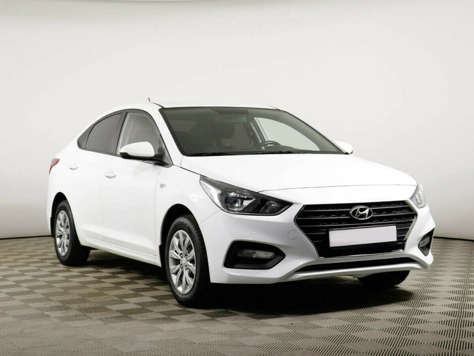 2017 Hyundai Solaris II №6395954, Белый , 617000 рублей - вид 2