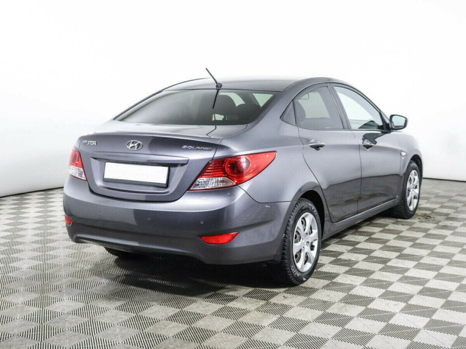 2013 Hyundai Solaris I, Серый металлик - вид 3