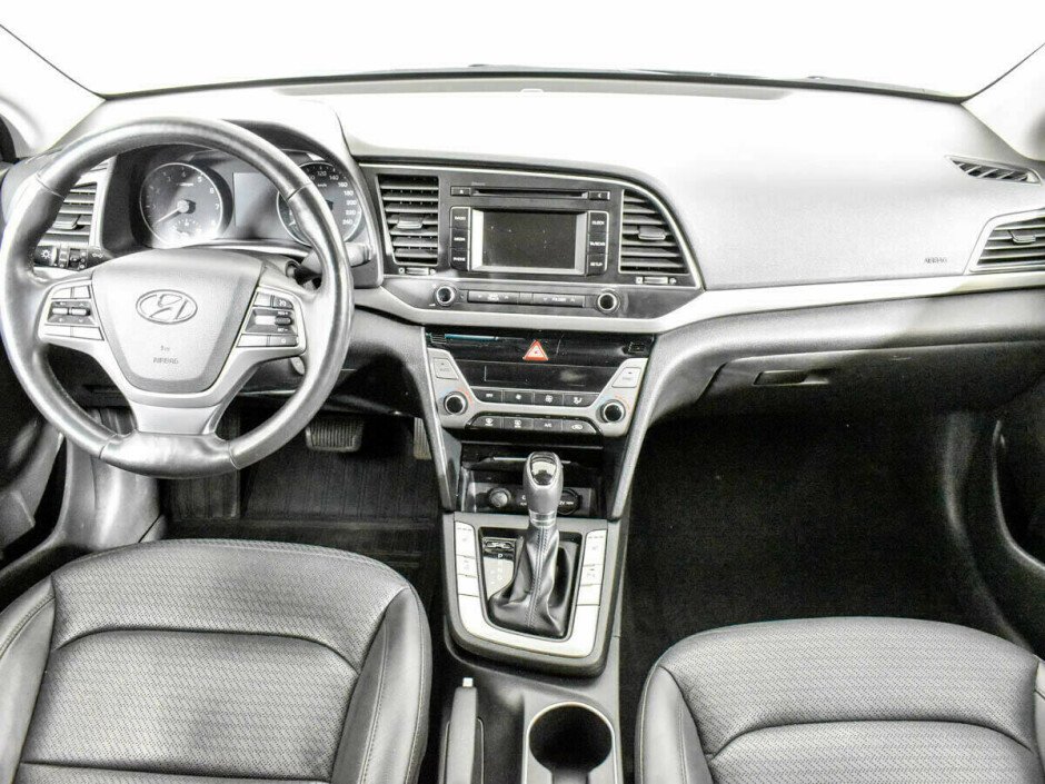 2017 Hyundai Elantra VI, Черный  - вид 6