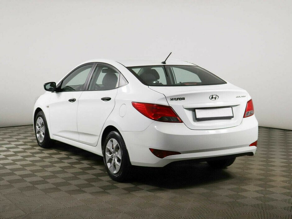 2014 Hyundai Solaris I №6396004, Белый , 448000 рублей - вид 3