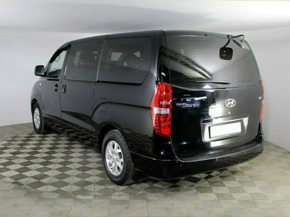 2013 Hyundai Grand-starex , Черный  - вид 3