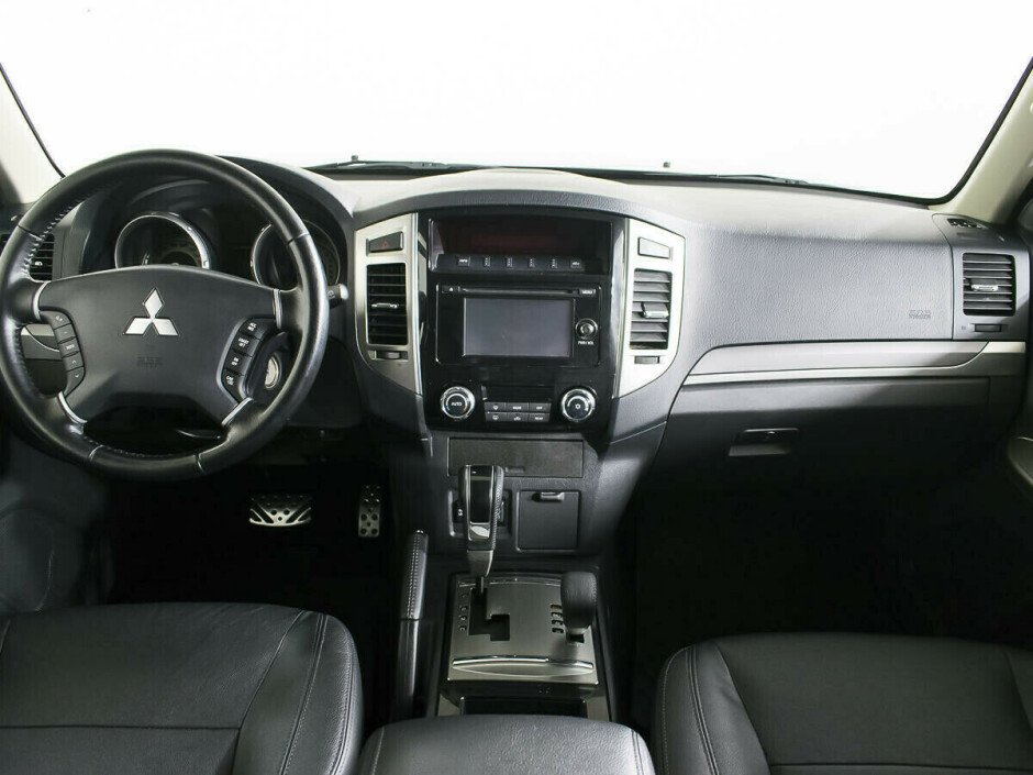 2015 Mitsubishi Pajero , Серый металлик - вид 6