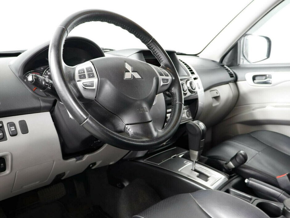 2011 Mitsubishi Pajero-sport  №6396998, Белый металлик, 777000 рублей - вид 5