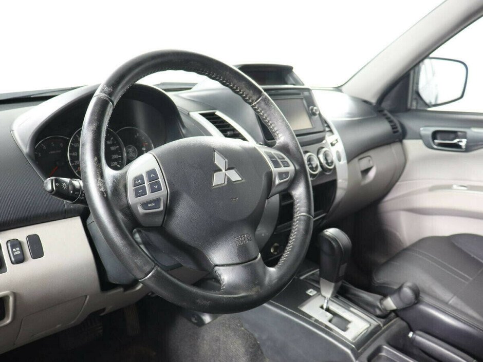 2015 Mitsubishi Pajero-sport  №6397007, Серый металлик, 1237000 рублей - вид 5