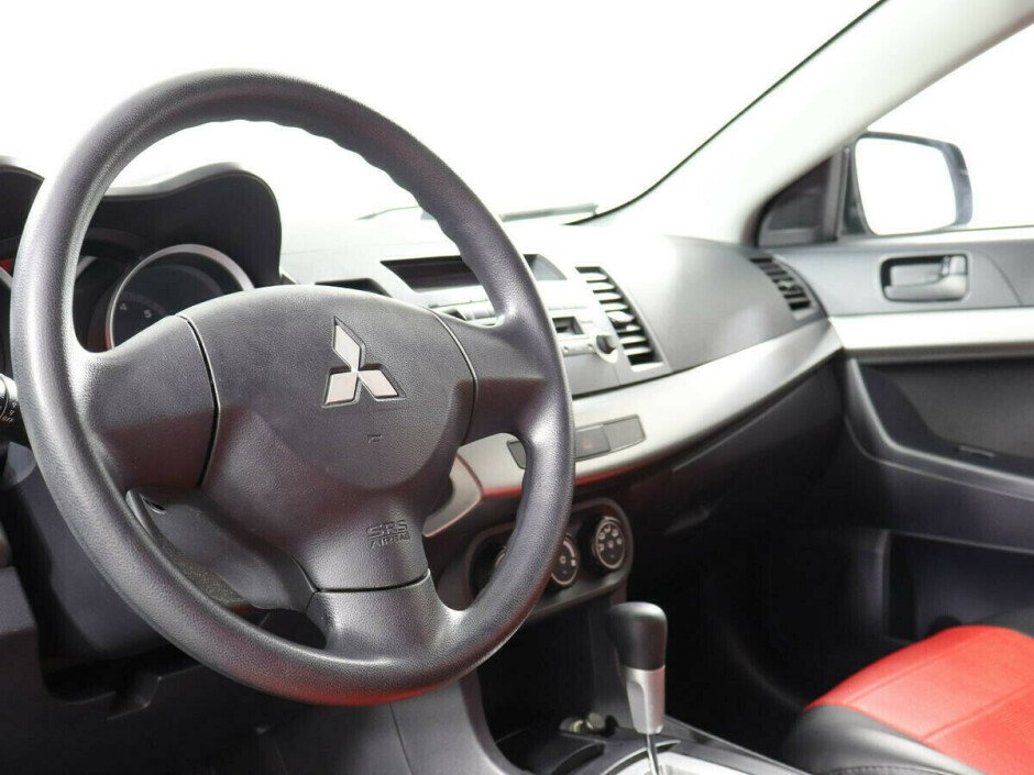 2010 Mitsubishi Lancer , Черный металлик - вид 8