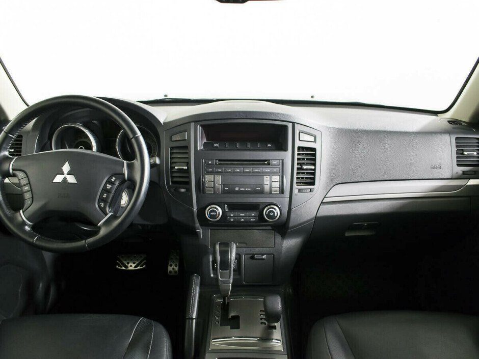 2011 Mitsubishi Pajero , Серый металлик - вид 5