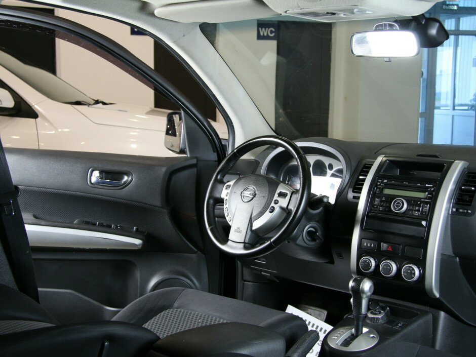 2010 Nissan X-trail , Черный металлик - вид 7