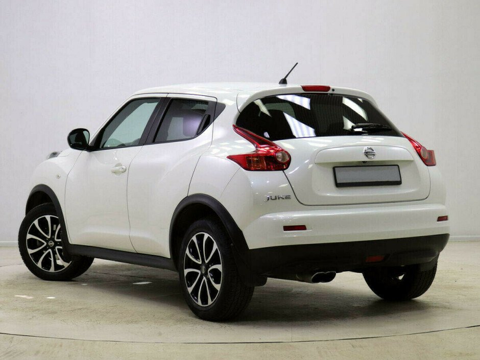 2013 Nissan Juke , Белый  - вид 4