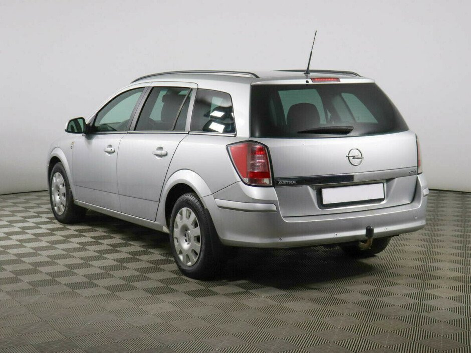 2010 Opel Astra  №6397402, Серебряный металлик, 307000 рублей - вид 4