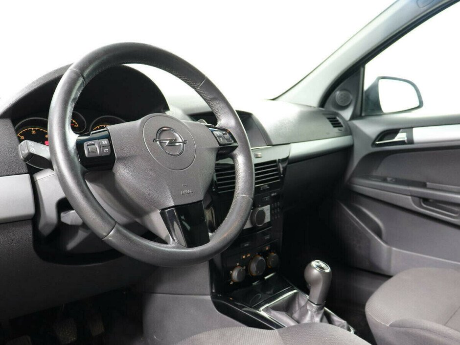 2010 Opel Astra  №6397402, Серебряный металлик, 307000 рублей - вид 8