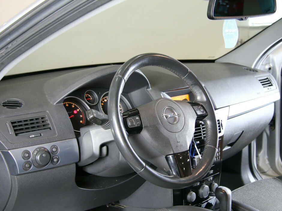 2011 Opel Astra , Серебряный металлик - вид 6