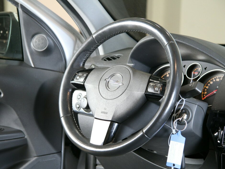 2011 Opel Astra , Серебряный металлик - вид 7