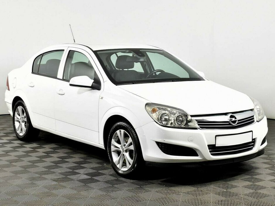2010 Opel Astra , Белый  - вид 2