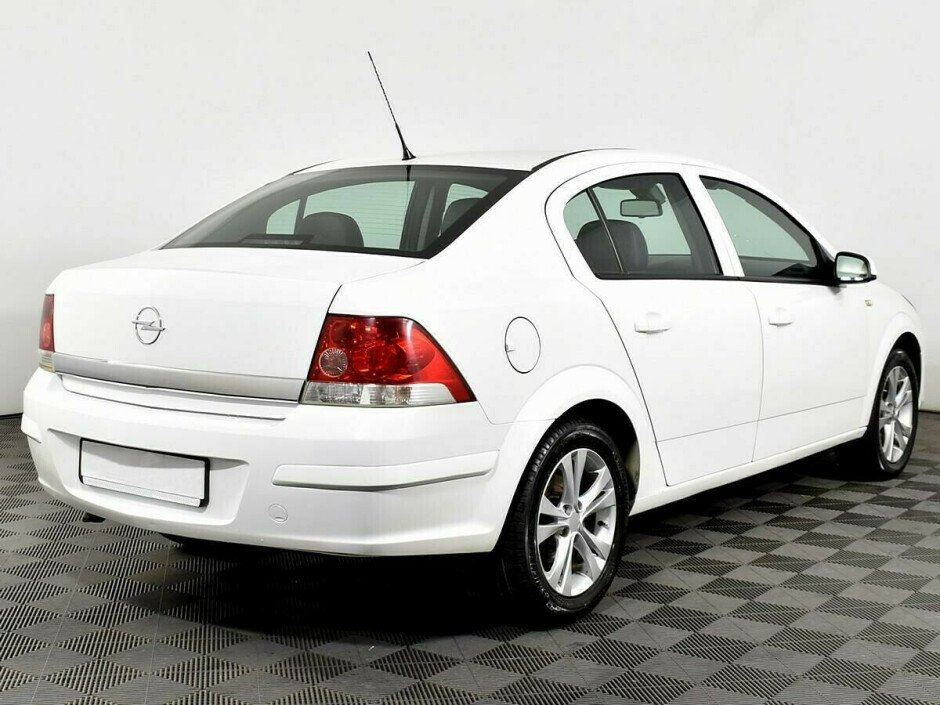 2010 Opel Astra , Белый  - вид 3