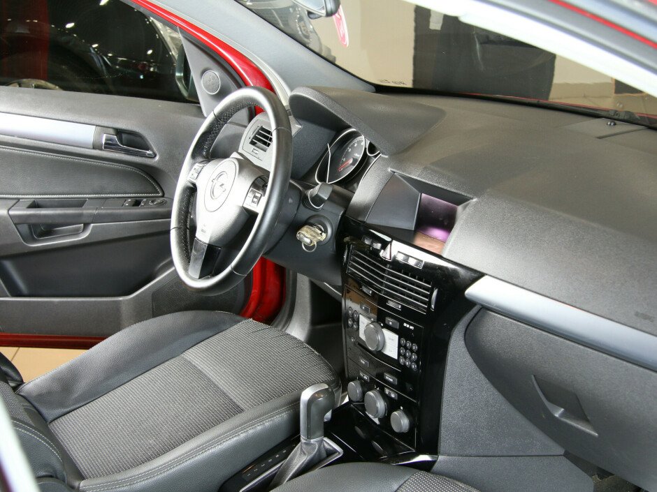 2010 Opel Astra  №6397427, Красный металлик, 298000 рублей - вид 5