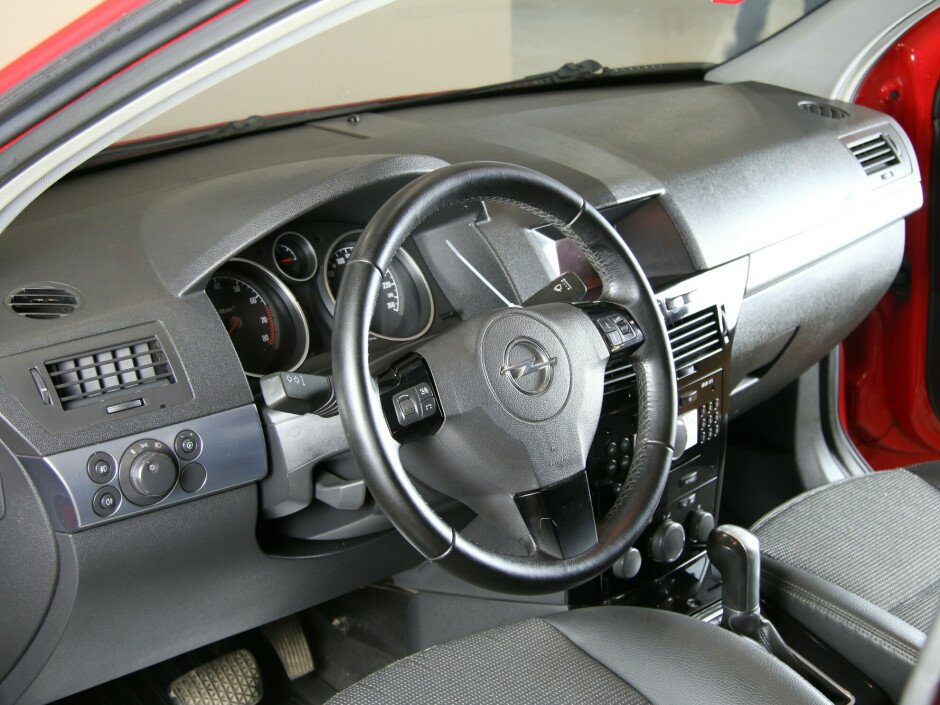 2010 Opel Astra  №6397427, Красный металлик, 298000 рублей - вид 7