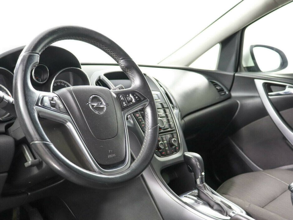 2012 Opel Astra , Белый  - вид 8