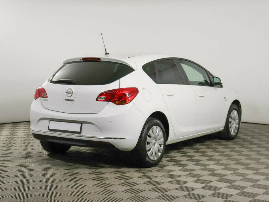 2013 Opel Astra , Белый  - вид 3