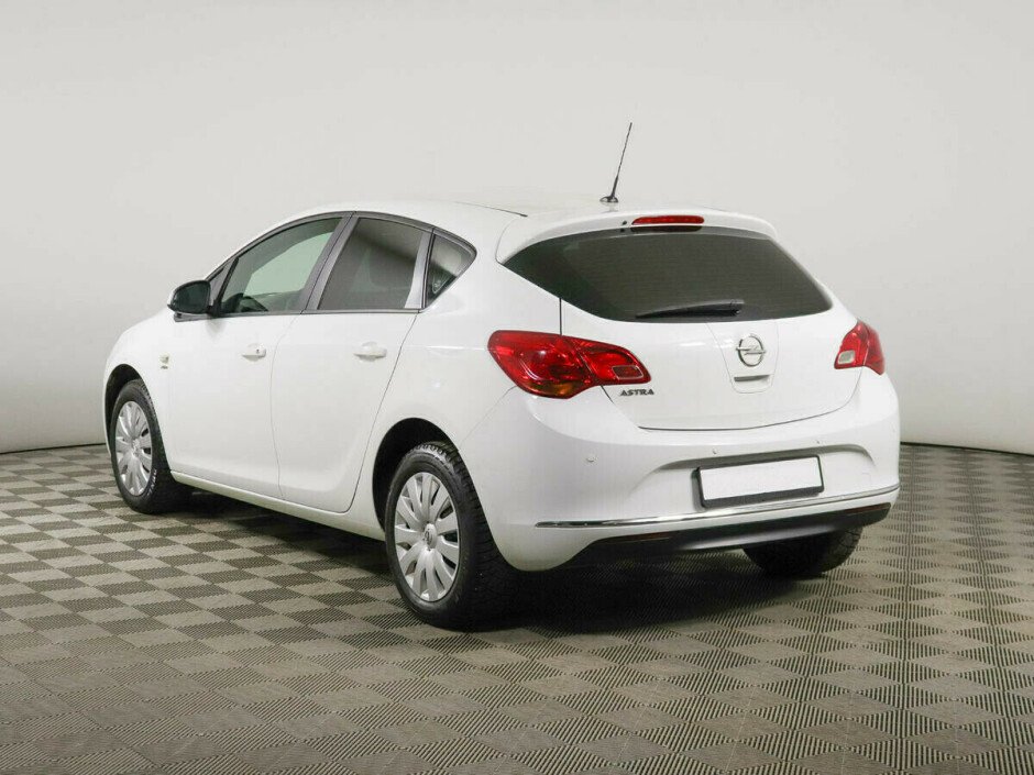 2013 Opel Astra , Белый  - вид 4