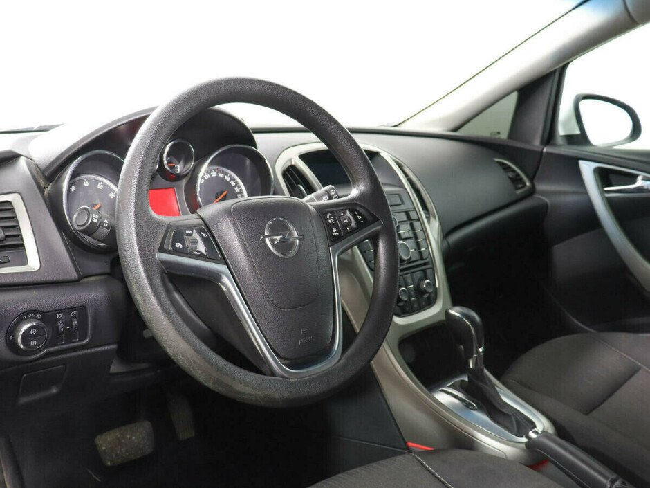 2011 Opel Astra , Белый  - вид 5