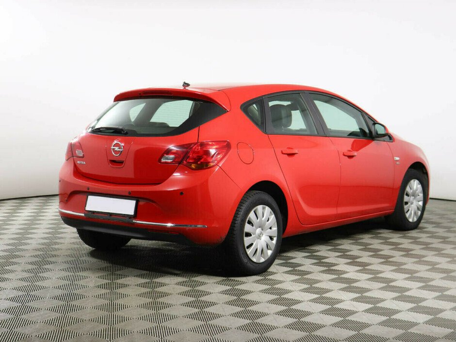 2013 Opel Astra , Красный  - вид 3
