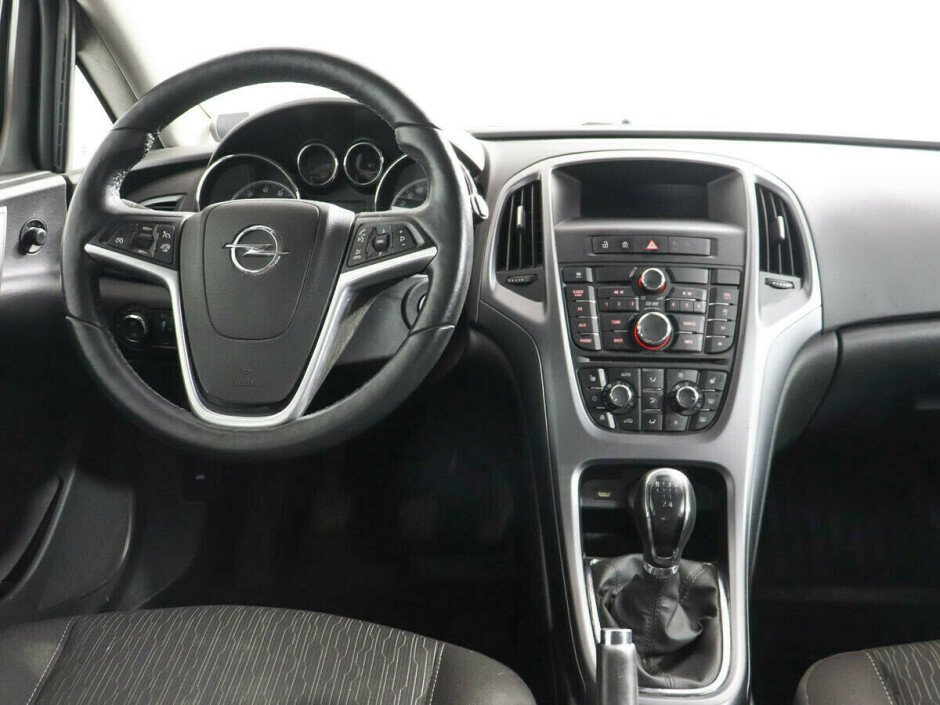 2013 Opel Astra , Красный  - вид 6