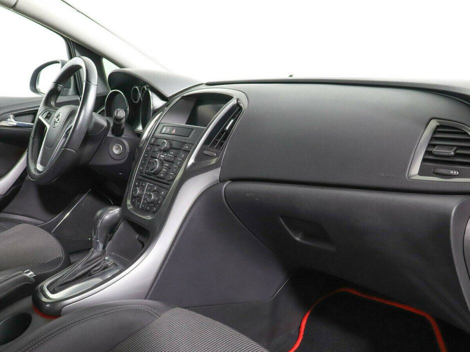 2011 Opel Astra , Черный металлик - вид 8