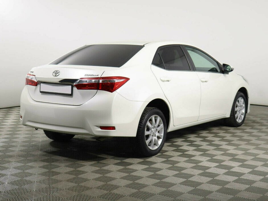2013 Toyota Corolla  №6397882, Белый металлик, 798000 рублей - вид 2