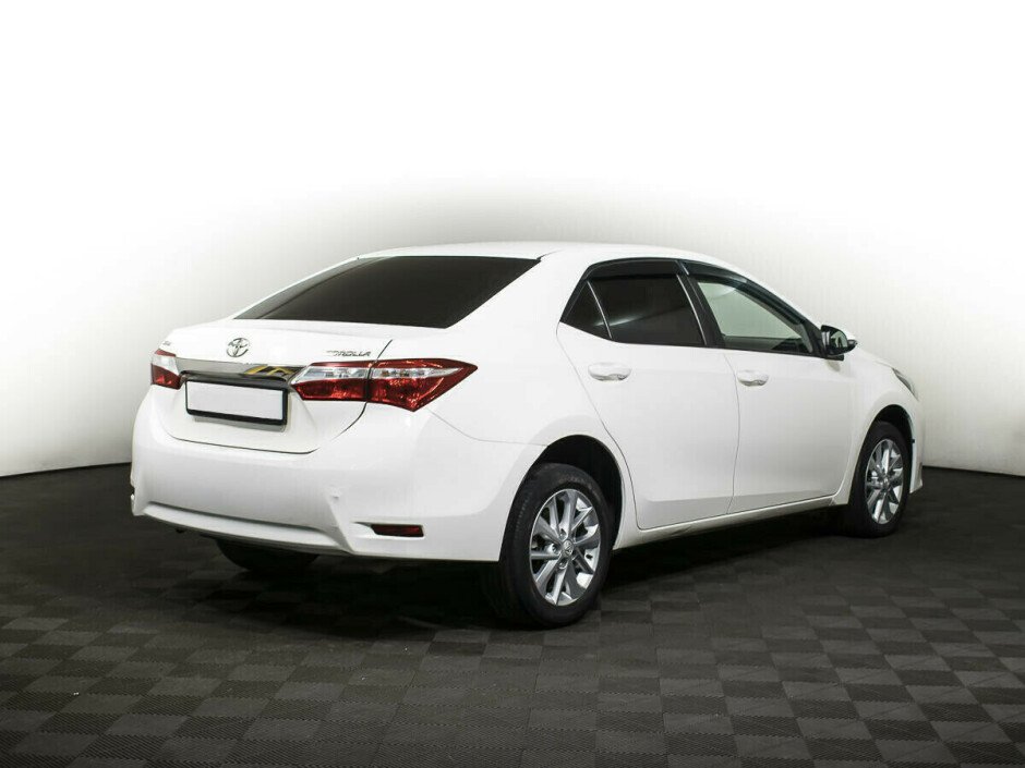 2015 Toyota Corolla , Белый металлик - вид 2
