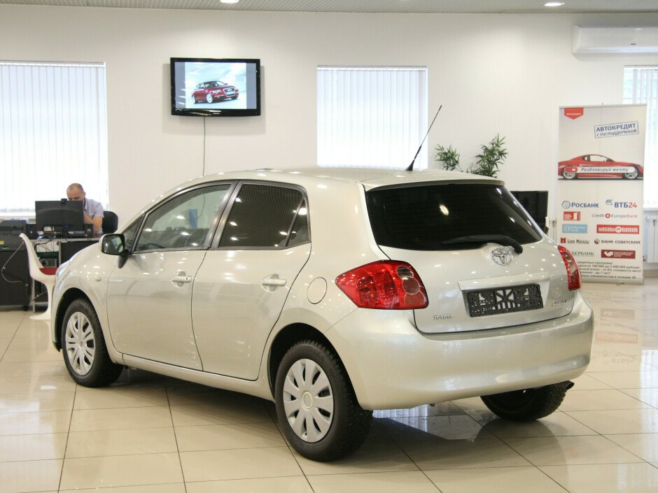 2008 Toyota Auris , Серебряный металлик - вид 4