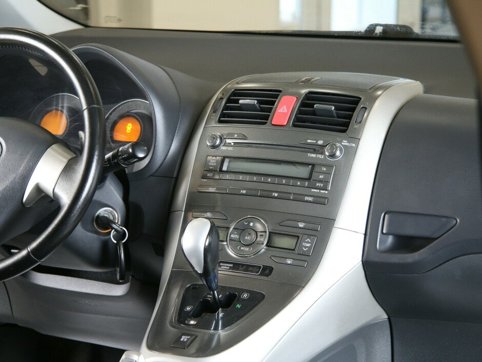 2008 Toyota Auris , Серебряный металлик - вид 7
