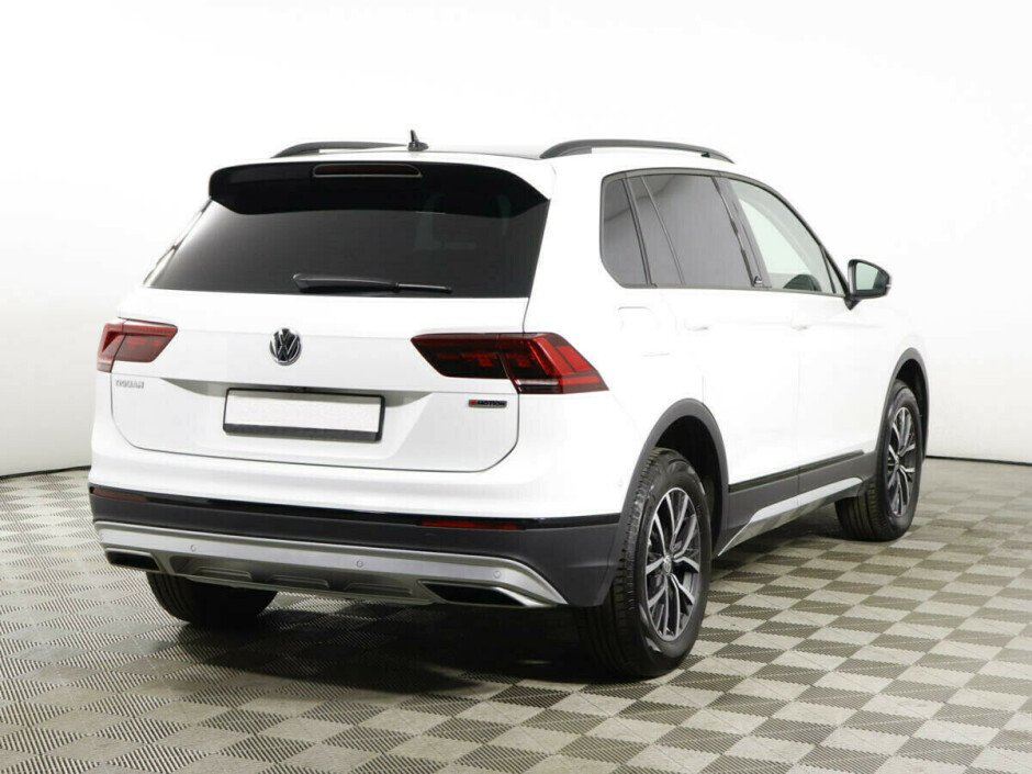 2017 Volkswagen Tiguan , Белый  - вид 3