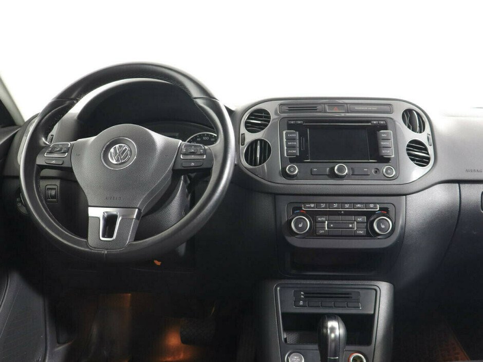 2014 Volkswagen Tiguan , Черный металлик - вид 6