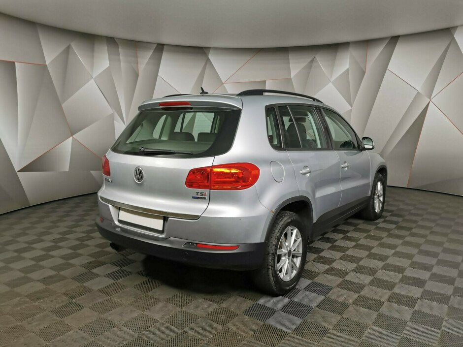 2012 Volkswagen Tiguan , Серебряный металлик - вид 2