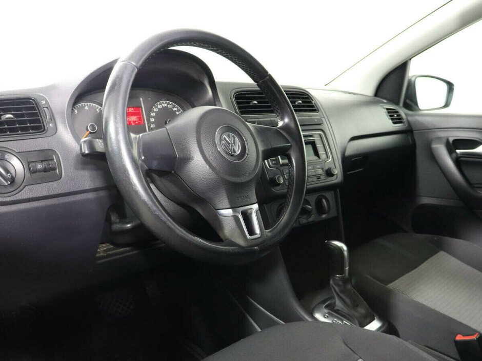 2015 Volkswagen Polo , Черный металлик - вид 9