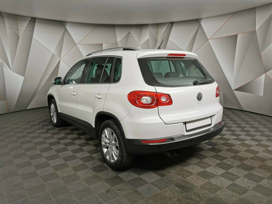 2011 Volkswagen Tiguan , Белый металлик - вид 4
