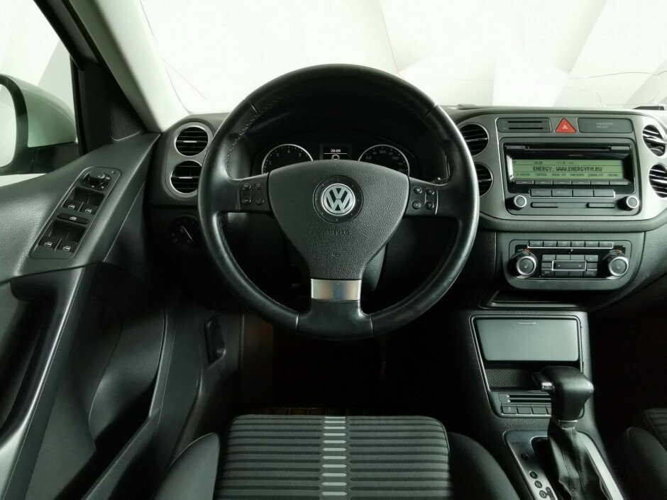 2011 Volkswagen Tiguan , Белый металлик - вид 8