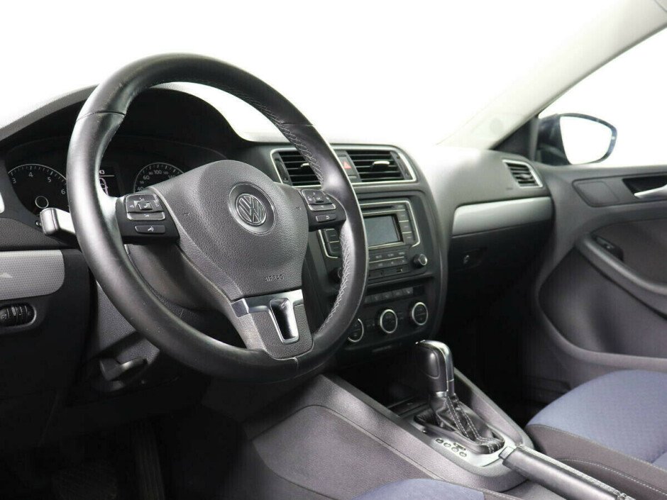 2014 Volkswagen Jetta , Черный металлик - вид 5