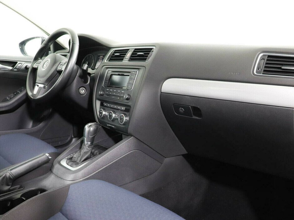 2014 Volkswagen Jetta , Черный металлик - вид 6
