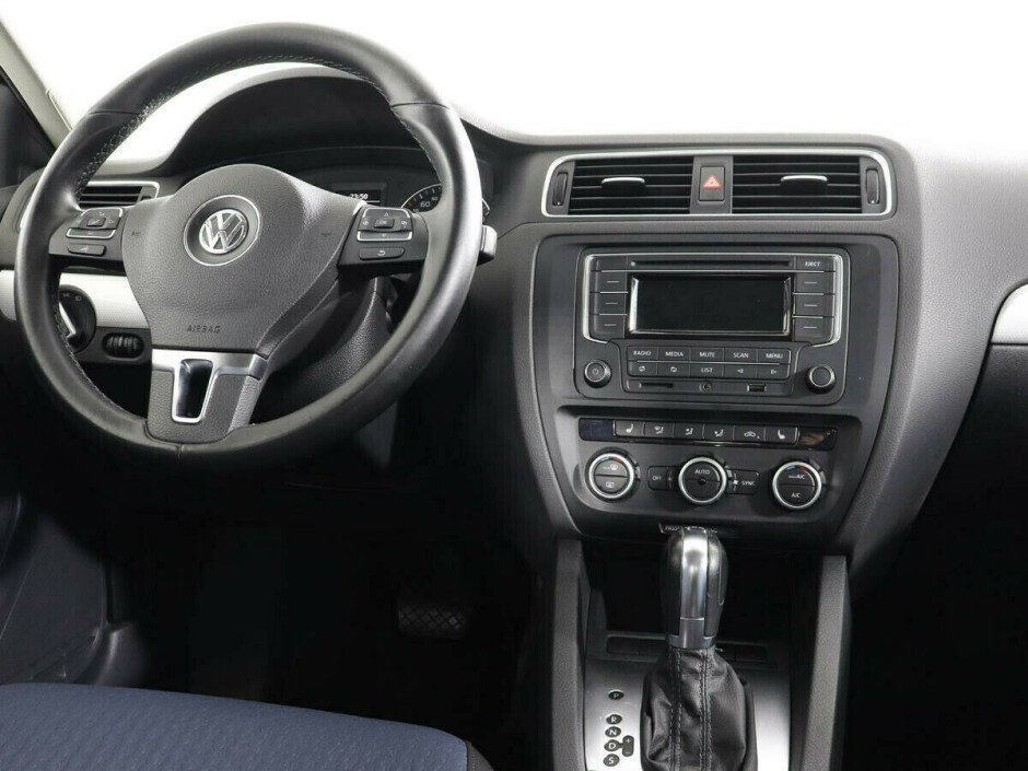 2014 Volkswagen Jetta , Черный металлик - вид 8
