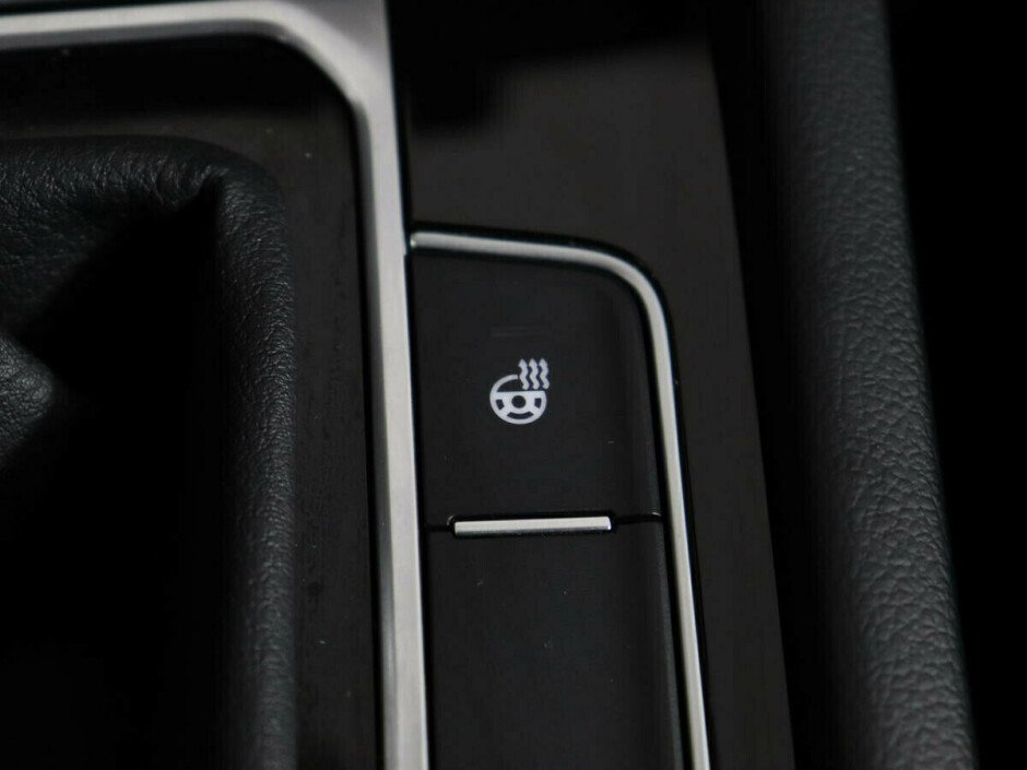 2018 Volkswagen Passat , Черный металлик - вид 9