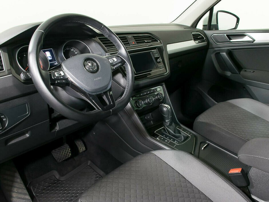 2017 Volkswagen Tiguan  №6398146, Белый , 1247000 рублей - вид 8