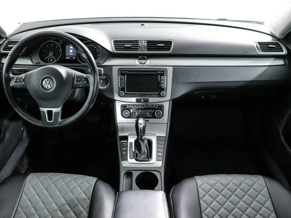 2011 Volkswagen Passat , Серебряный металлик - вид 5