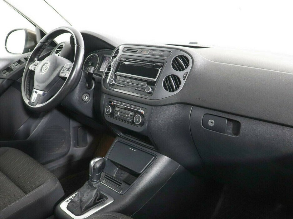 2012 Volkswagen Tiguan , Коричневый металлик - вид 6