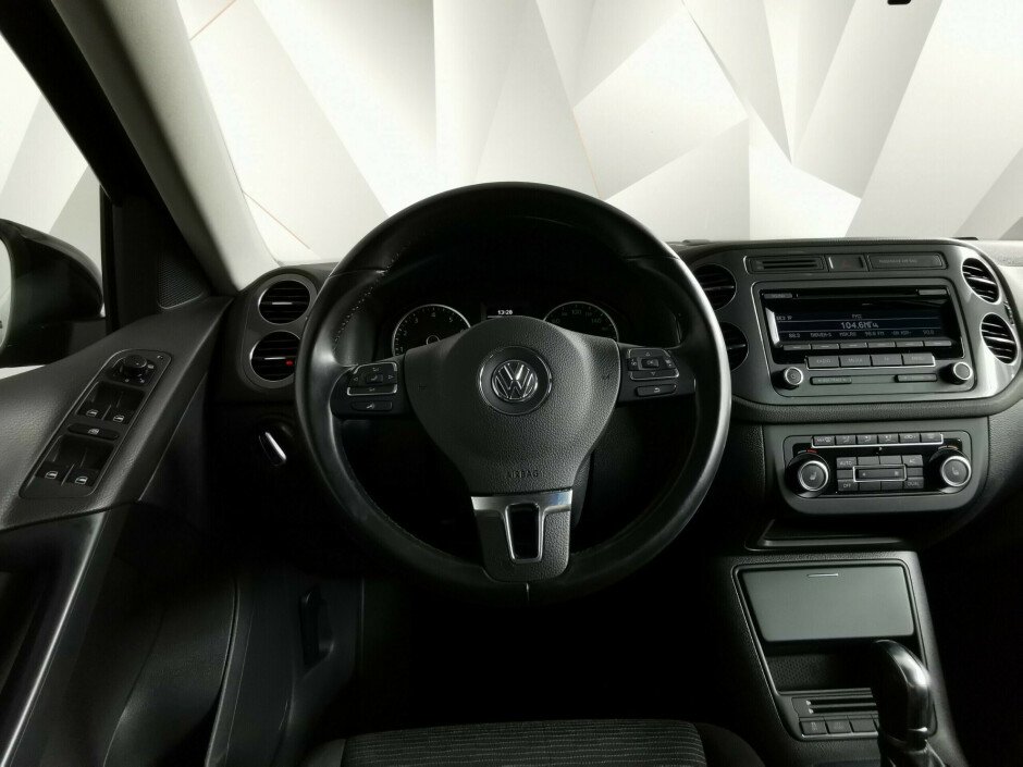 2012 Volkswagen Tiguan , Черный металлик - вид 8