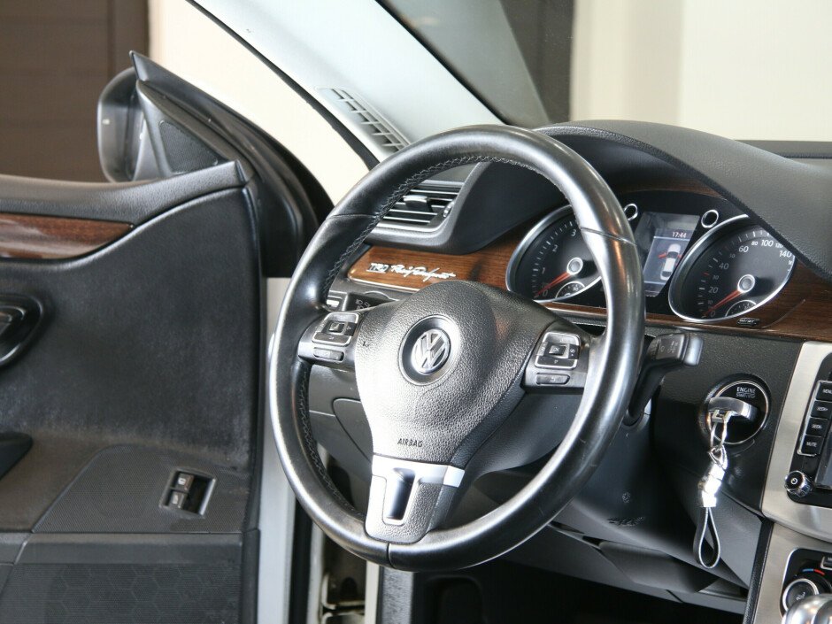 2011 Volkswagen Passat-cc  №6398172, Белый , 577000 рублей - вид 9