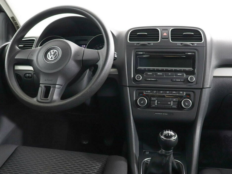 2011 Volkswagen Golf , Черный металлик - вид 5