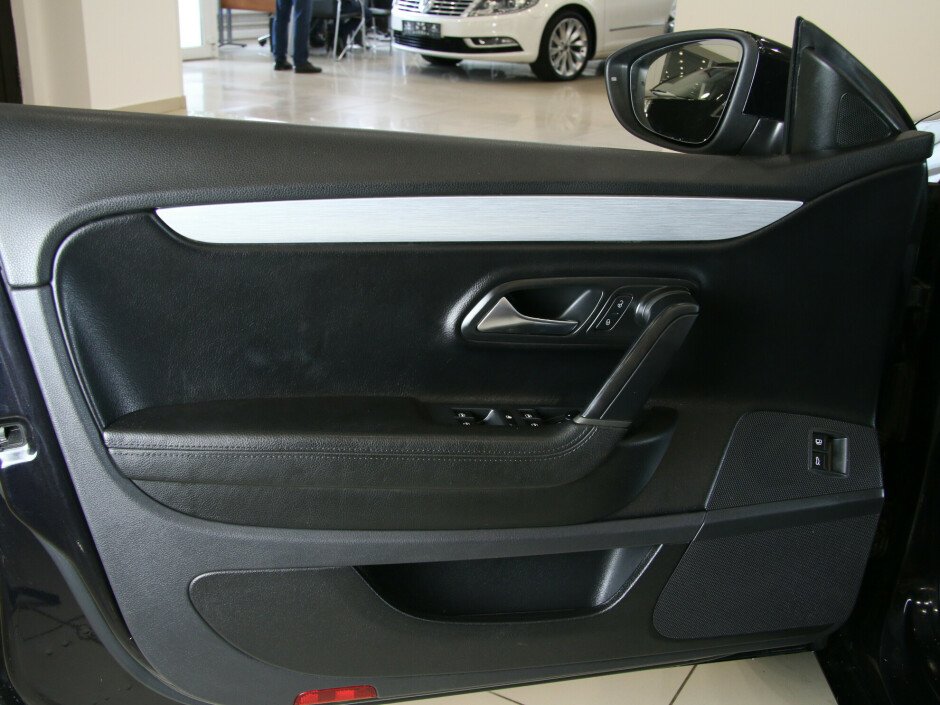 2014 Volkswagen Passat-cc , Черный металлик - вид 11