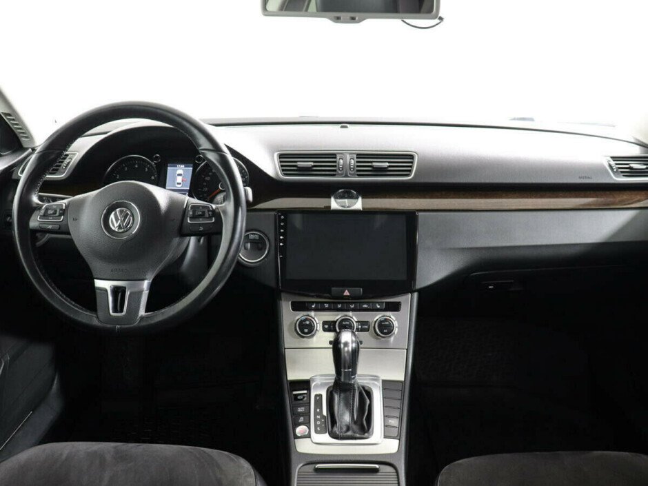 2013 Volkswagen Passat , Черный металлик - вид 5